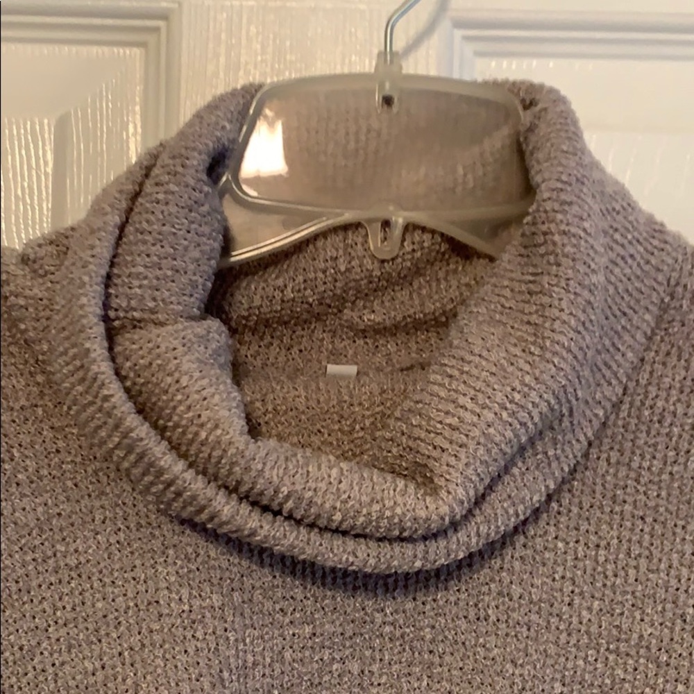 Small Sweater - Picture 3 of 4